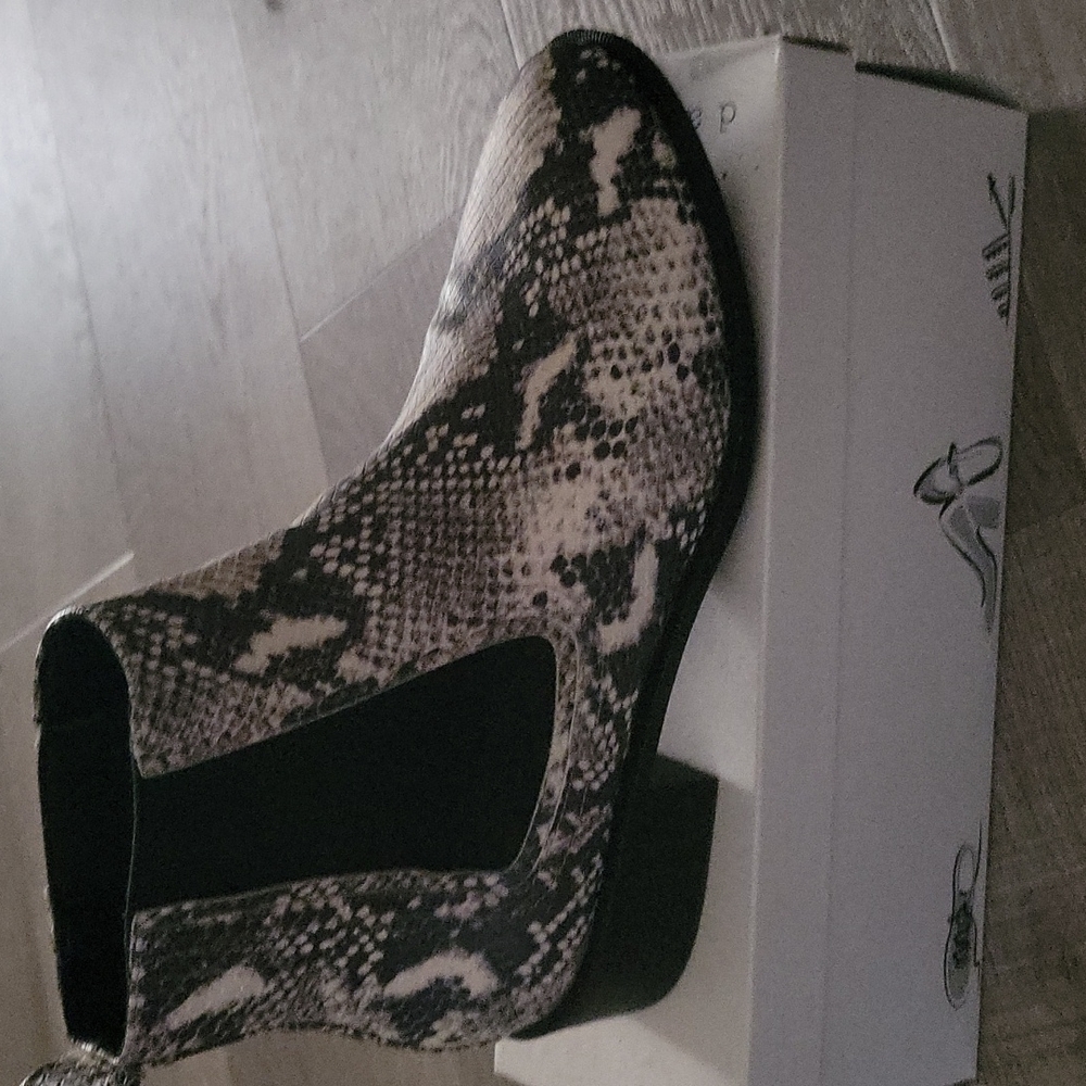 Booties - Picture 3 of 4